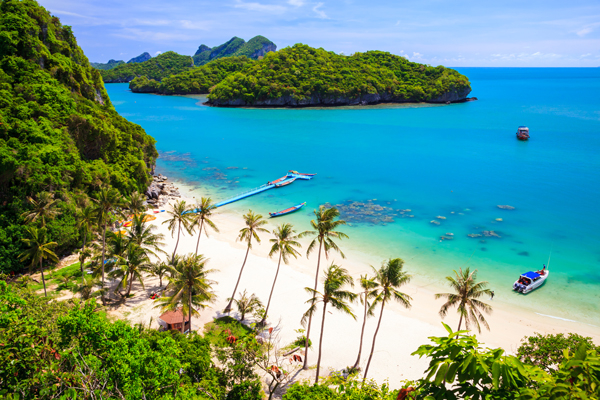 Schöner weißer Sandstrand in Koh Samui (Thailand) auf Ihrer Carnival Cruise Line Asien Kreuzfahrt entdecken. Mehr erfahren.